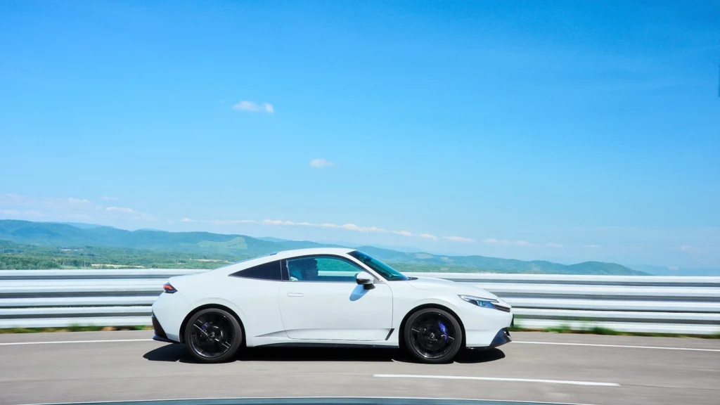 2025 Honda Prelude 混能跑車外觀正側圖